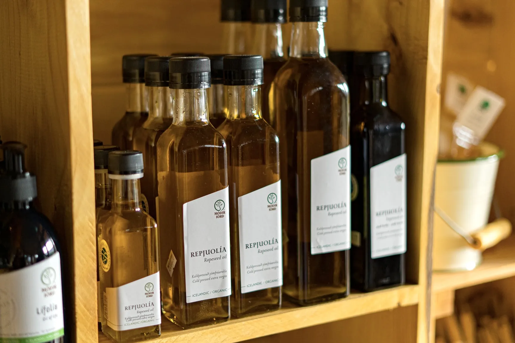 Organic cold-pressed rapeseed oil (Repjuolía) by Móðir Jörð – Organic Shop in Egilsstaðir.