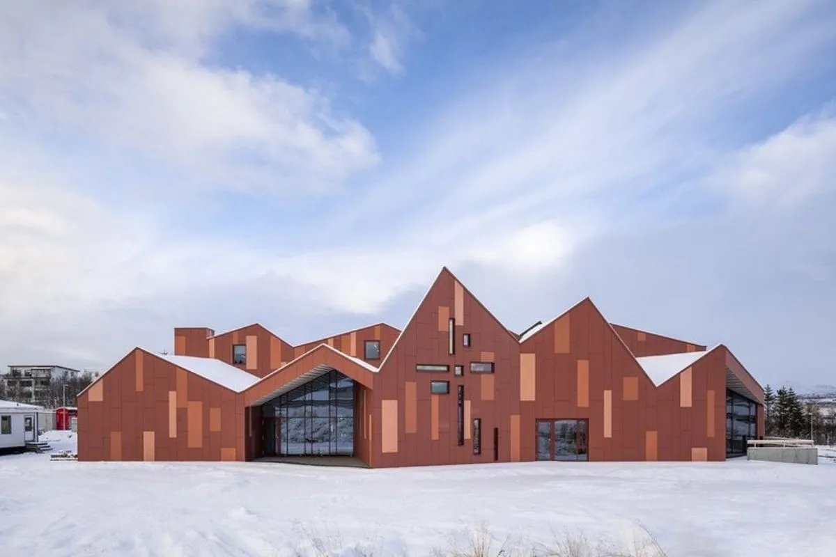 Kastalakaffi Reykjavik inviting café exterior – recommended by Handpicked Iceland