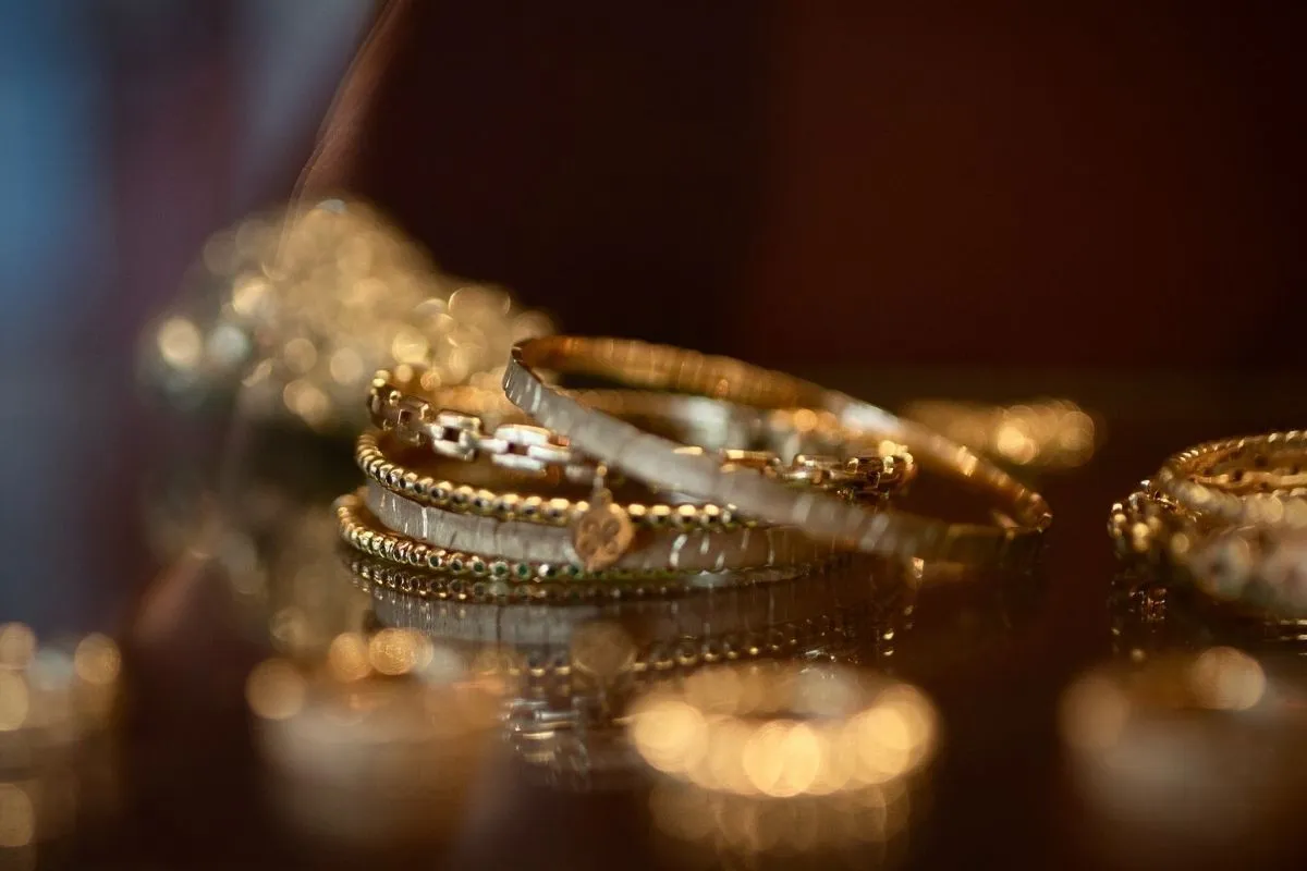 Handcrafted Icelandic gold bangles and luxury jewelry accessories from Hildur Hafstein Reykjavik.