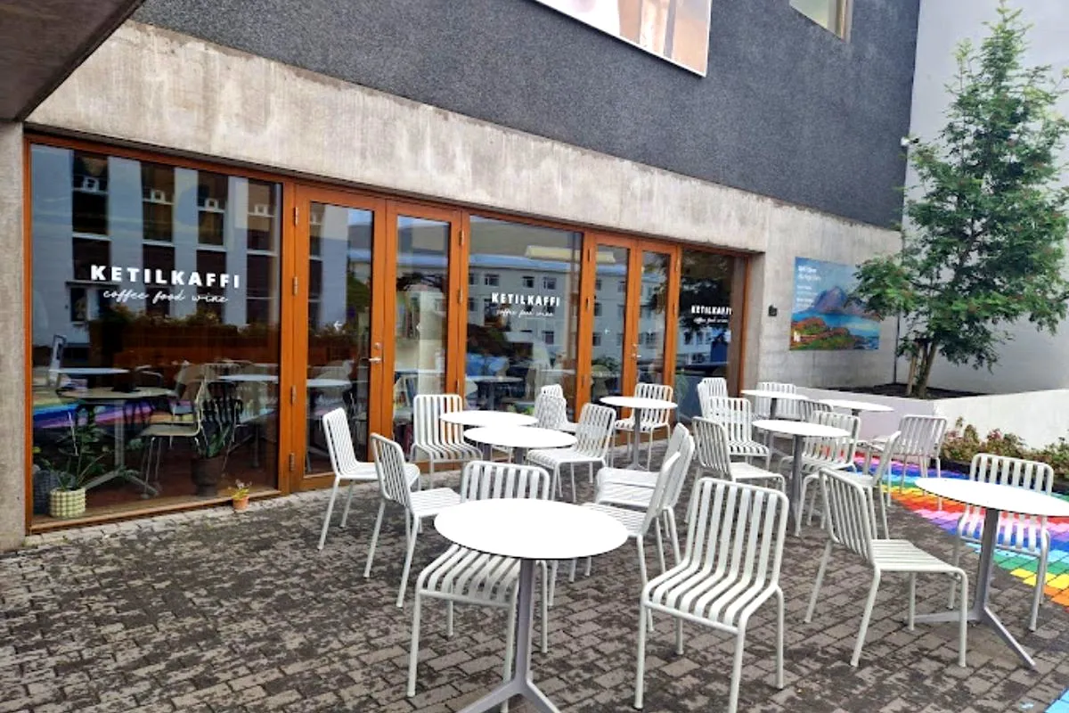 Outdoor seating area at Ketilkaffi in Akureyri.