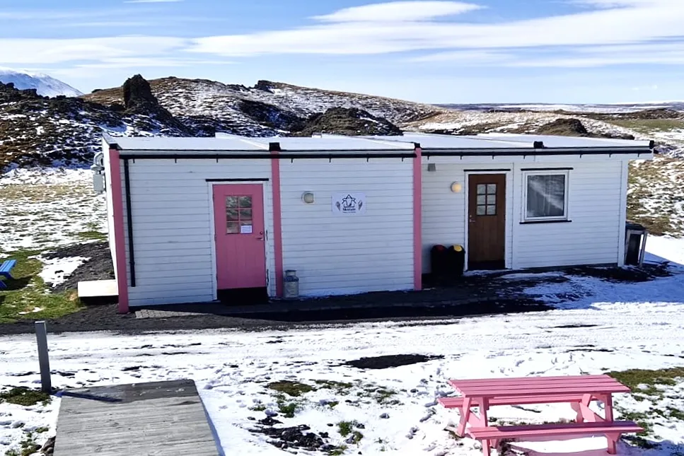 Exterior of Skútaís Ice Cream in Skútustaðir.