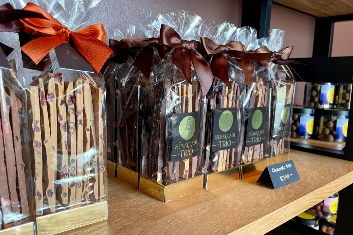 Neskja chocolate gift bags with brown ribbons in Grindavik