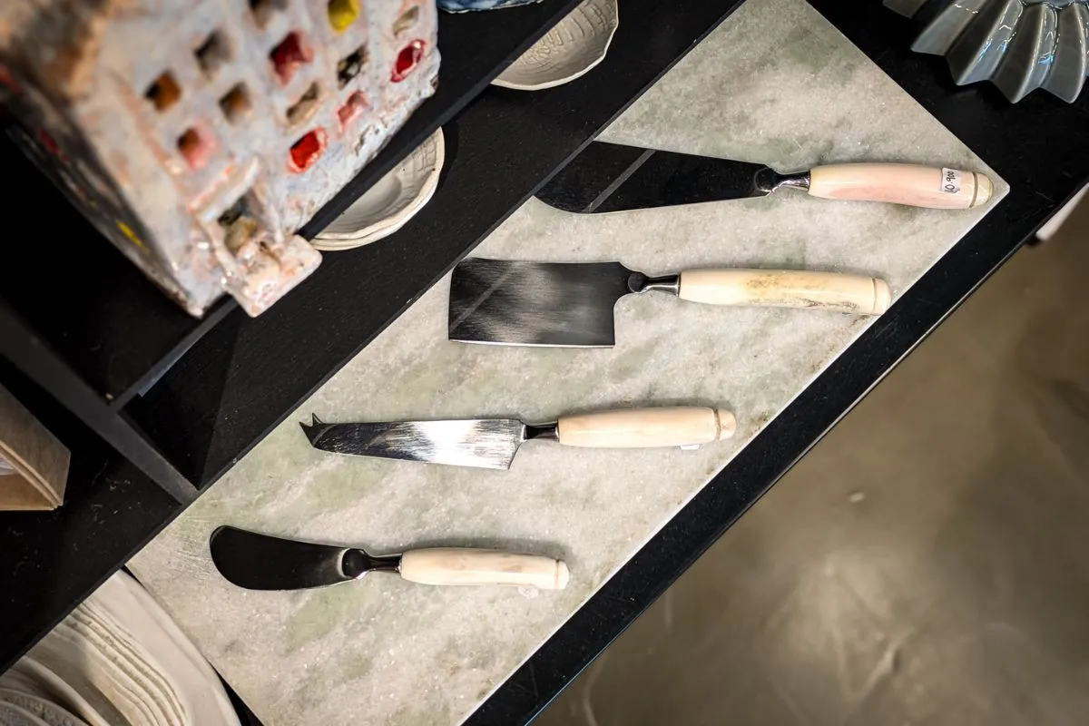 Handmade ceramic tools at Hús Handanna in Egilsstaðir.