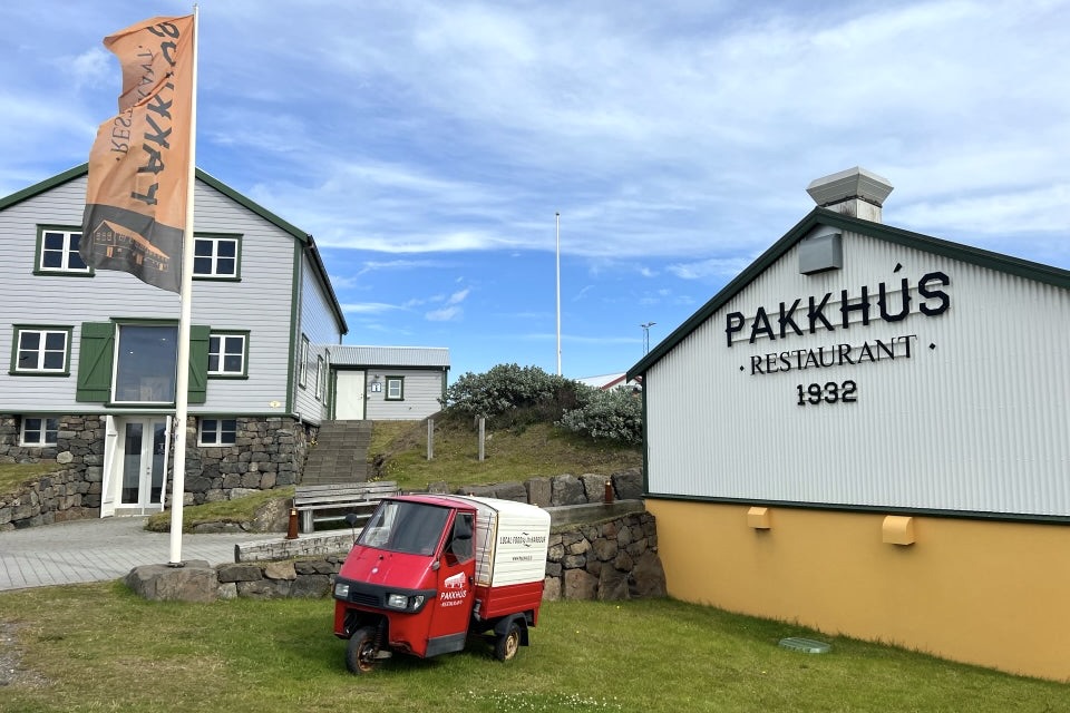 Exterior of Pakkhúsið Restaurant in Höfn.
