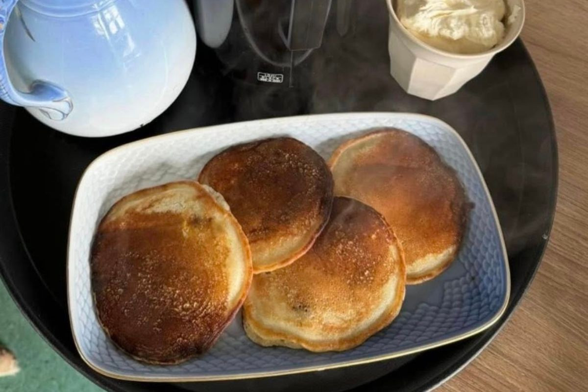 Traditional Icelandic pancakes served at Sænautasel Turf Farmhouse.