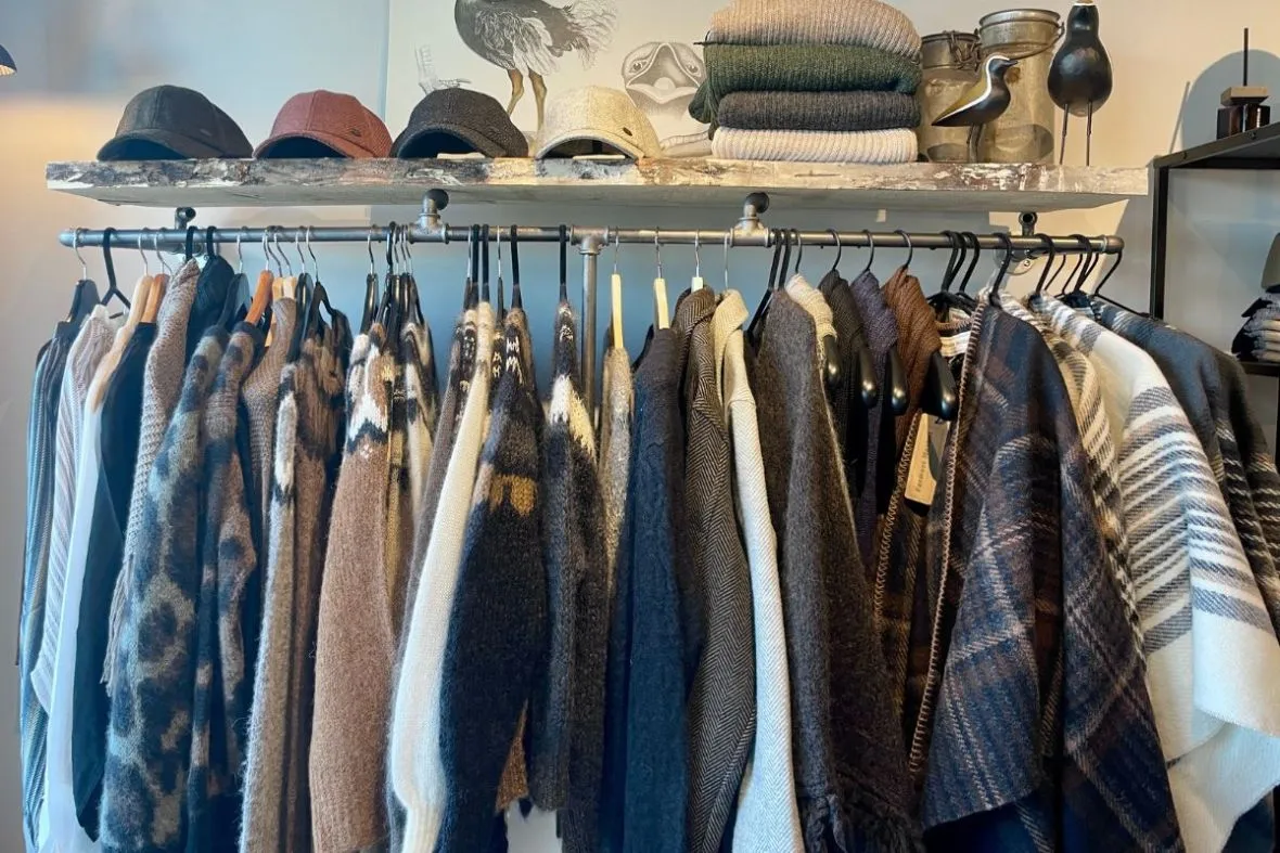 Wool clothing and winter accessories at Blóðberg Akureyri.