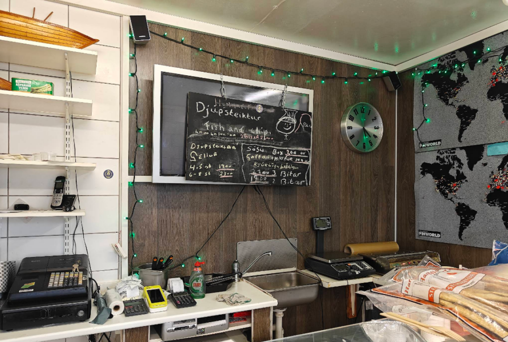 A view behind the counter at the fishshop.