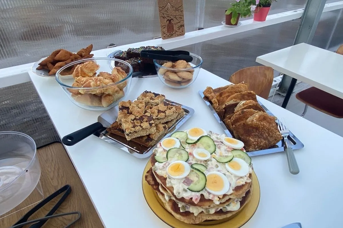 Homemade Icelandic treats and waffles at Gróðurhúsið Starrastöðum in Starrastaðir.