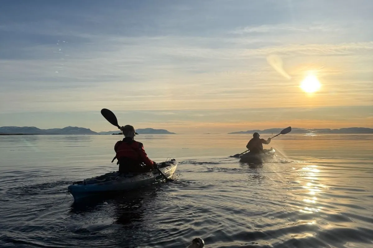 Midnight sun kayaking tour in Skagaströnd with Kayakar.