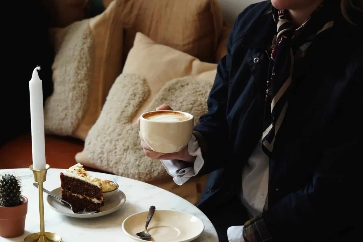 Coffee and dessert at Kaktus Espressobar cafe.