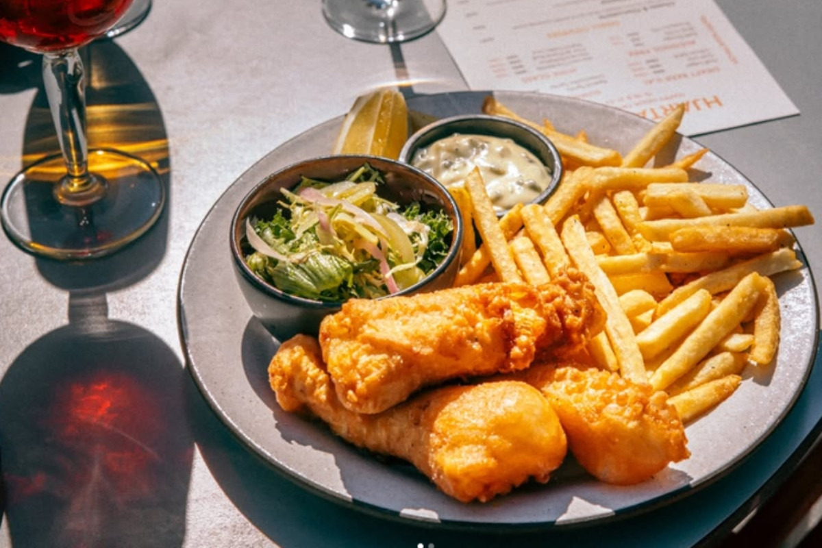Battered fish and fries with tartar sauce